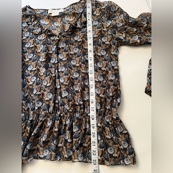 Women's Michael Kors Floral Silk Shirt with small ruffles and Gold Button, Small - Picture 12 of 15